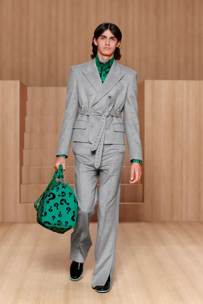 Look 74
